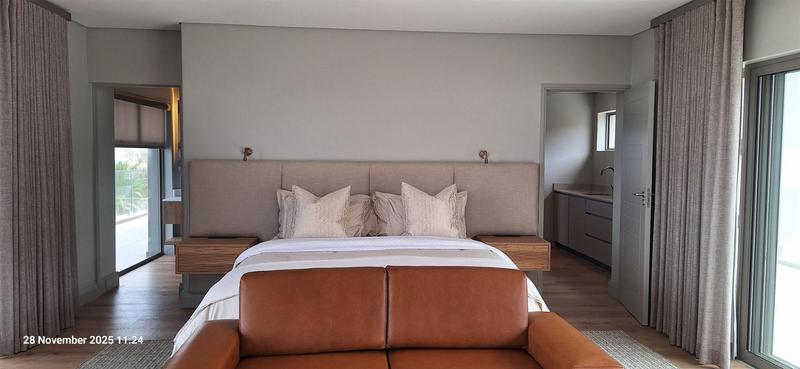 5 Bedroom Property for Sale in Outeniqua Strand Western Cape